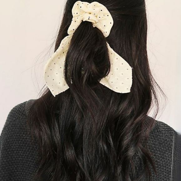 Free People Accessories - Free People Rosie printed scrunchie